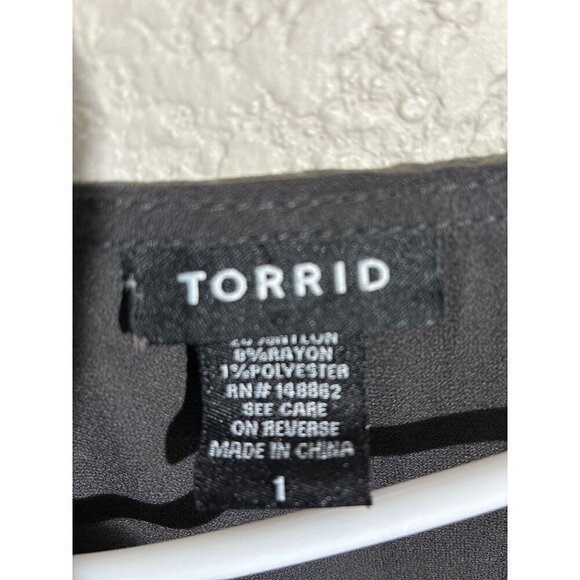 Torrid Blouse Womens 1 Black gray Crochet Trim  Lace babydoll - Picture 2 of 7